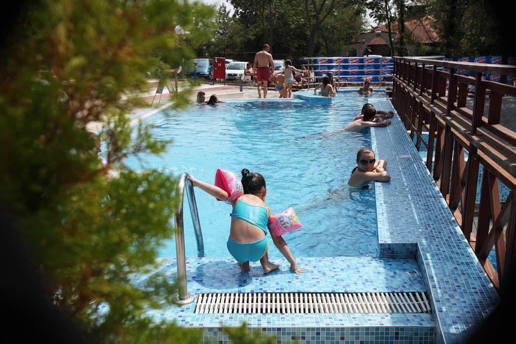 Hotel Danubia Park Veliko Gradiste Exterior photo