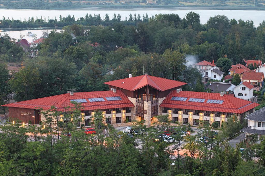 Hotel Danubia Park Veliko Gradiste Exterior photo